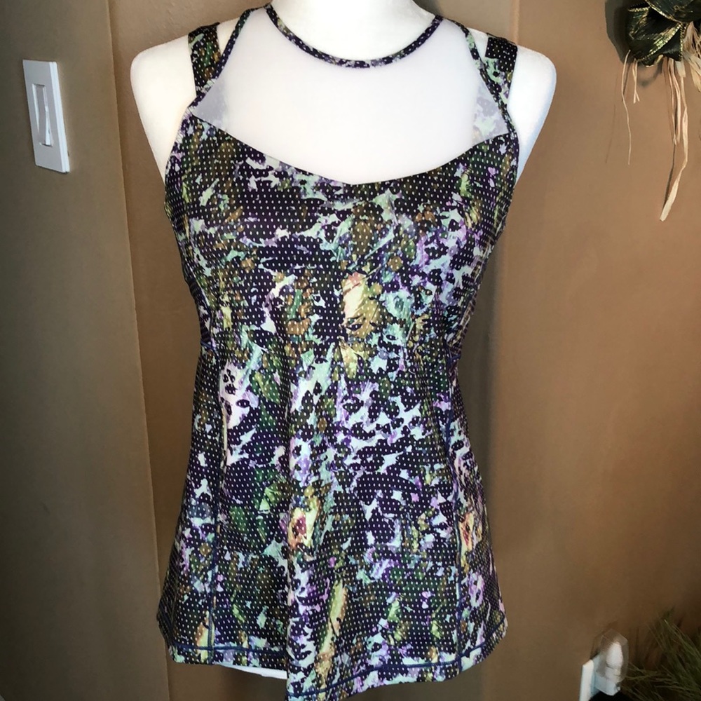 Lululemon Shelf bra Tank (pads included)